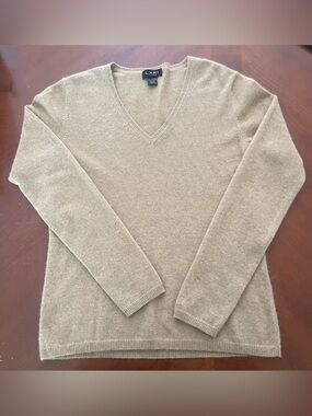 LXRI Cashmere Camel V Neck Sweater Size SMALL Old Money